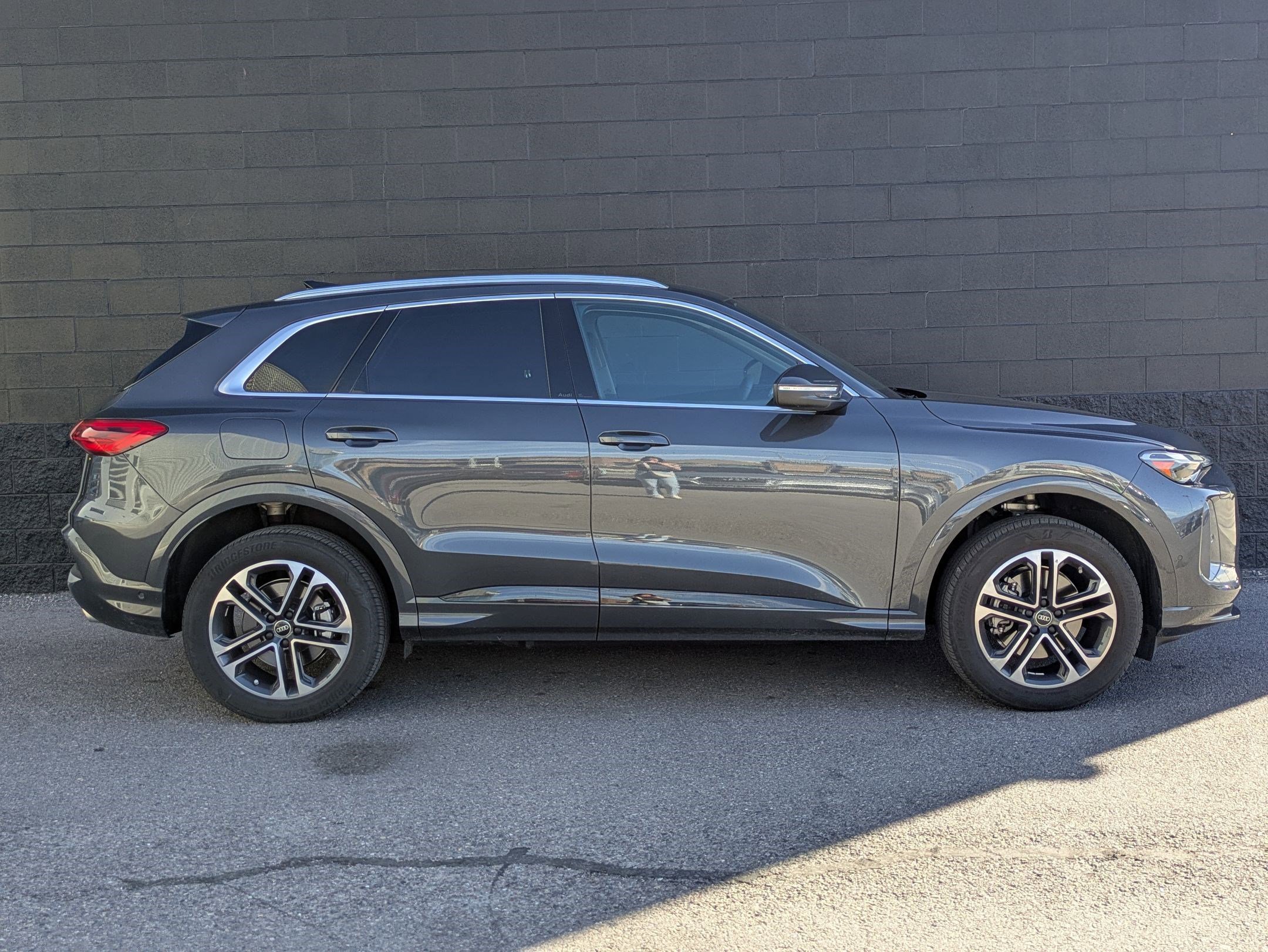 Certified 2025 Audi Q5 Premium w/ Convenience Package image 5