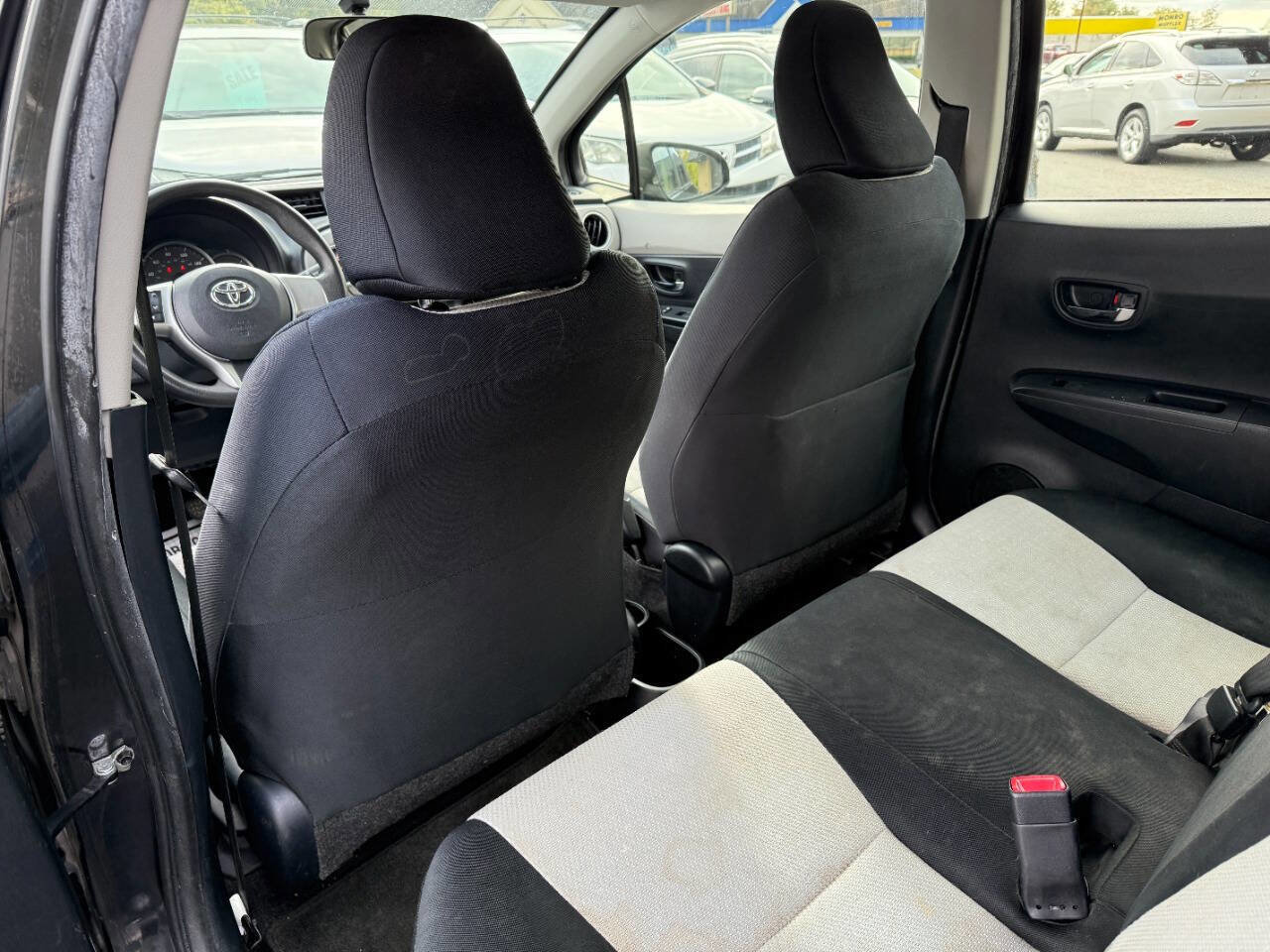 Used 2012 Toyota Yaris LE image 18