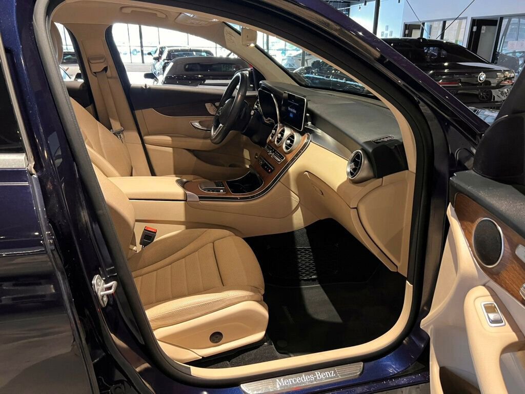 Used 2020 Mercedes-Benz GLC 300 4MATIC Coupe image 15