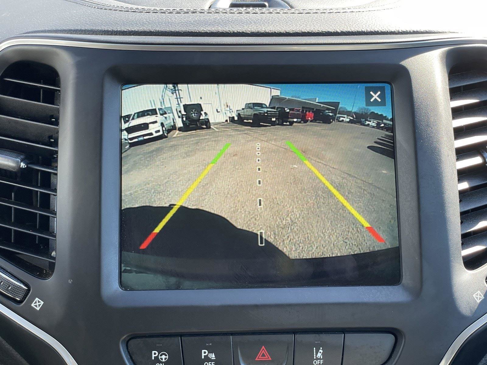 Certified 2023 Jeep Cherokee Altitude Lux image 21