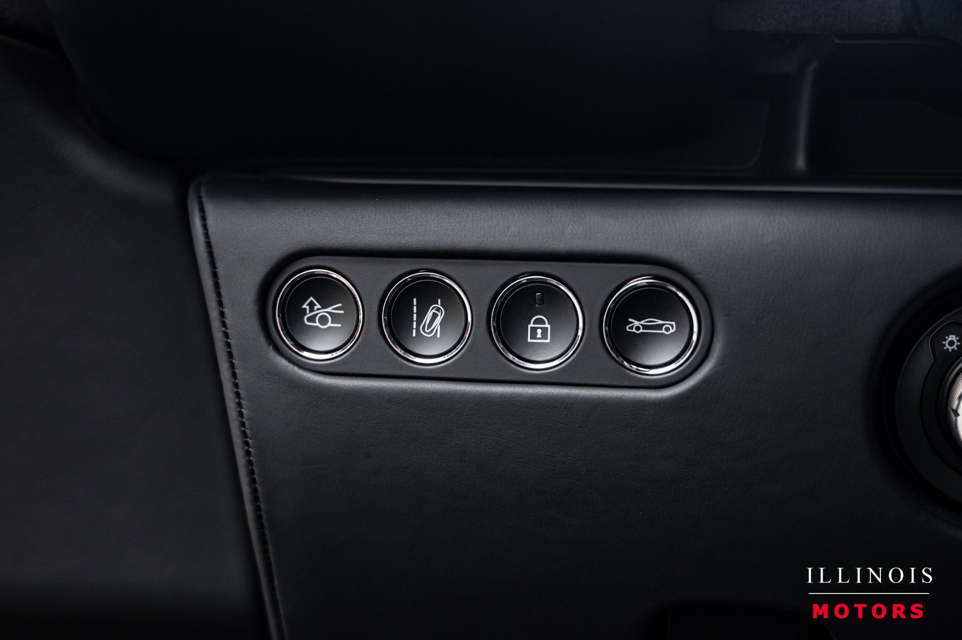 Used 2023 McLaren Artura image 31