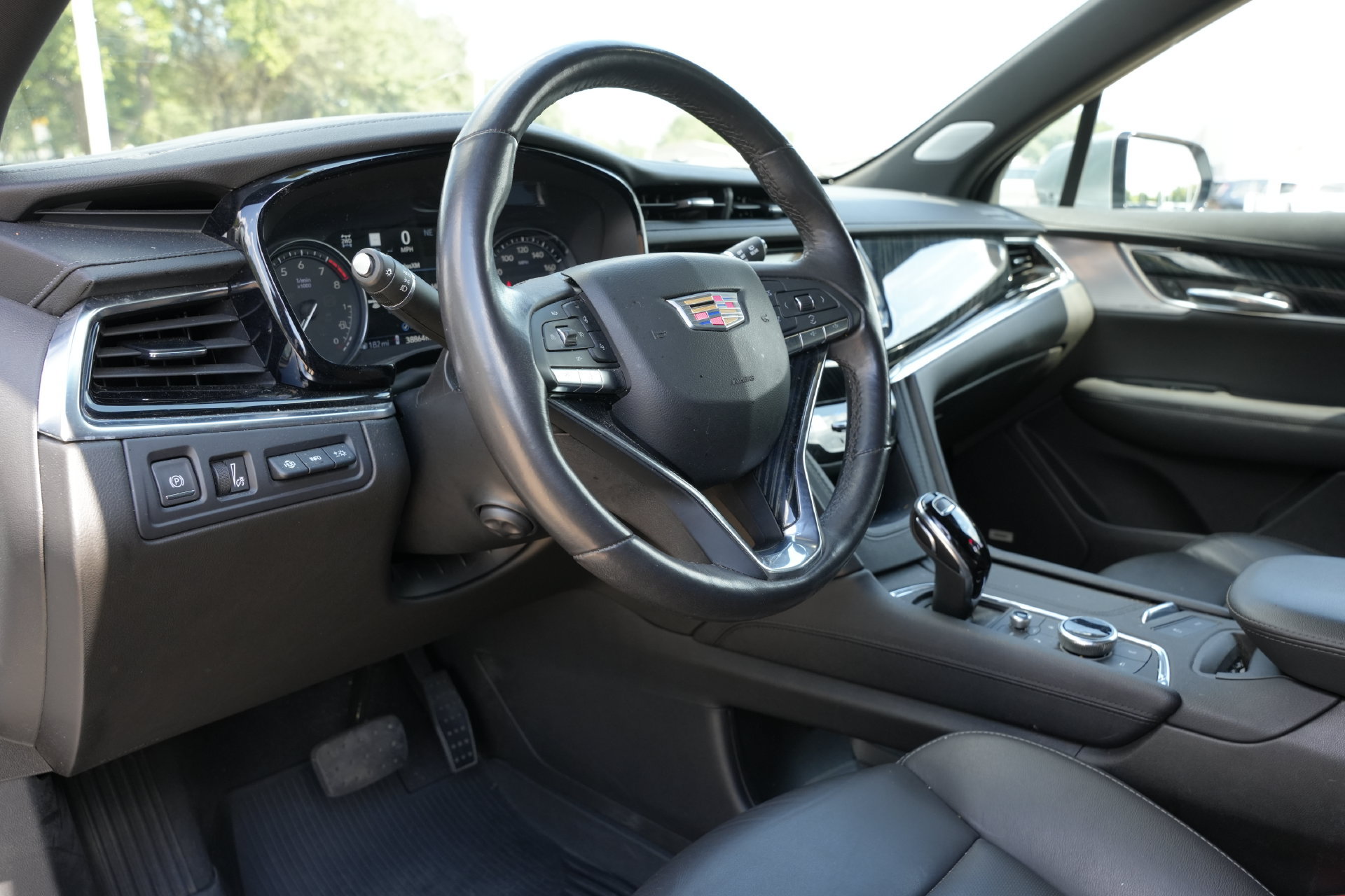 Certified 2024 Cadillac XT6 Premium Luxury w/ Technology Package AWD/4WD image 16