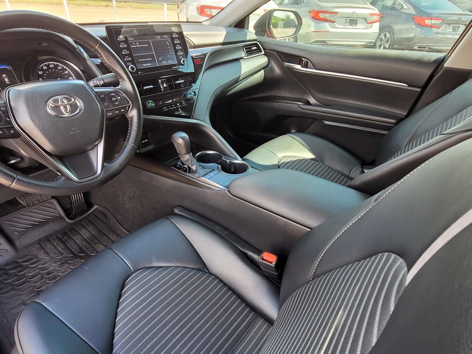 Used 2024 Toyota Camry SE w/ Convenience Package FWD image 26
