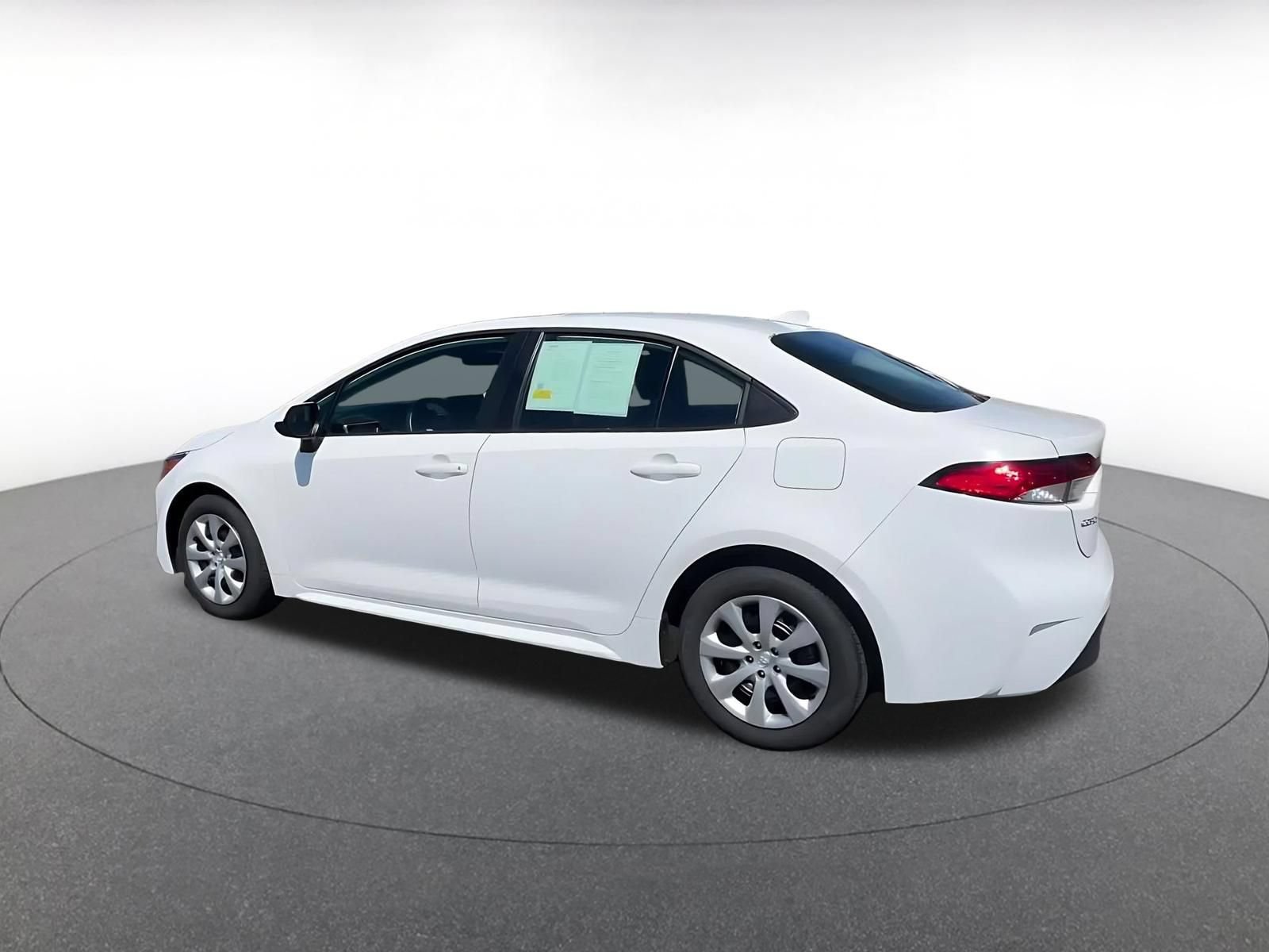 Used 2025 Toyota Corolla LE FWD image 10