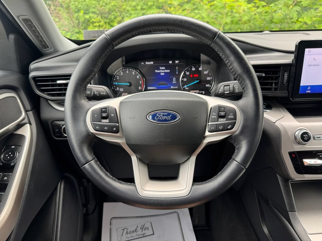 Used 2023 Ford Explorer XLT AWD/4WD image 15
