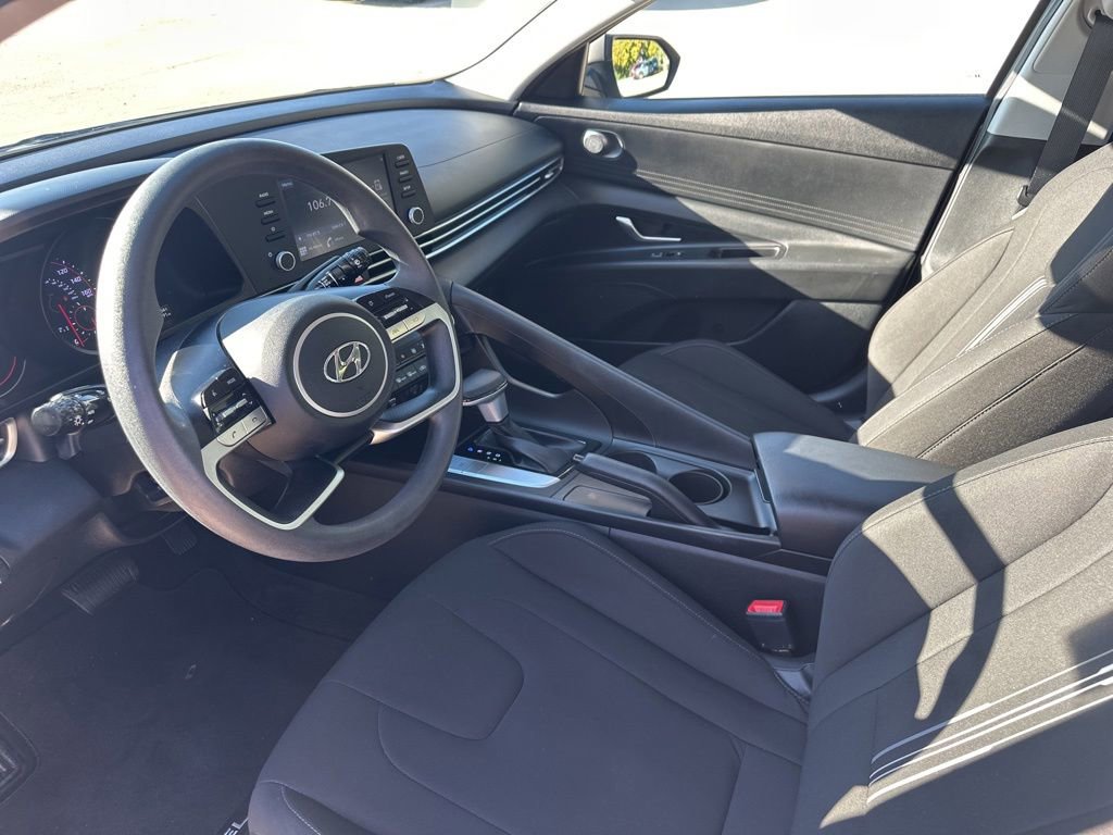Used 2021 Hyundai Elantra SEL FWD image 15