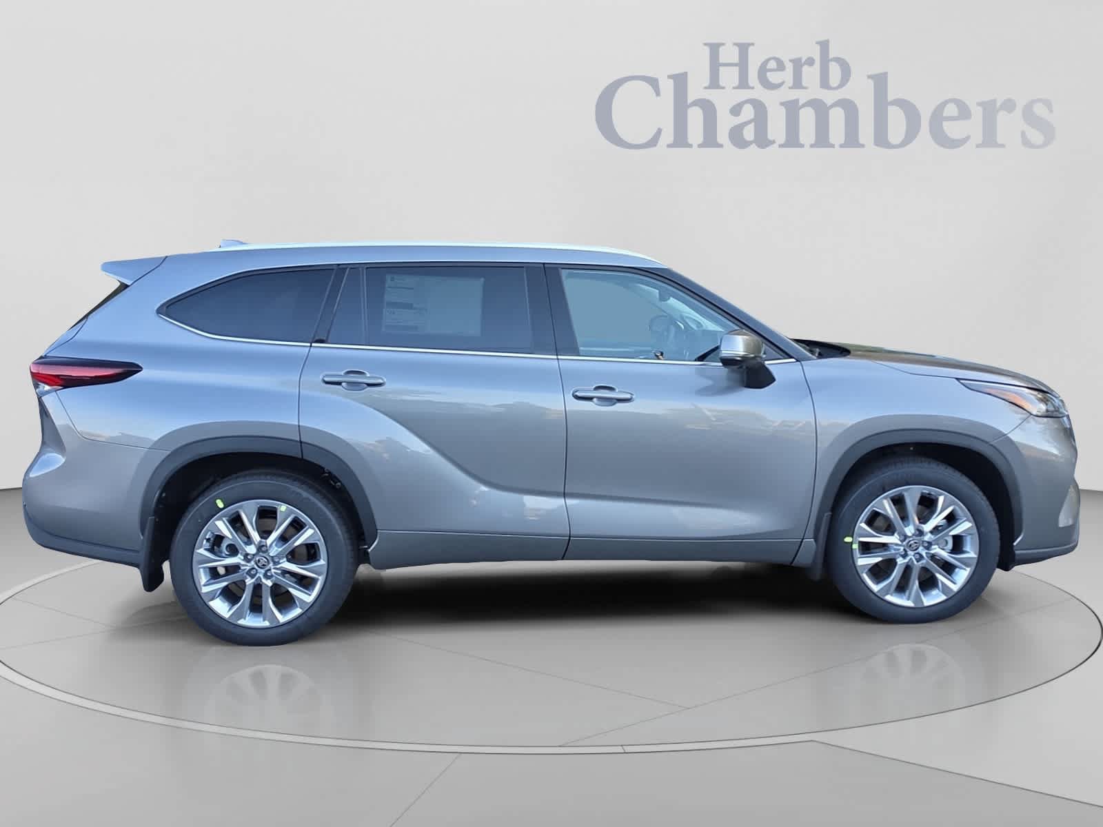 New 2026 Toyota Highlander Limited AWD/4WD image 12