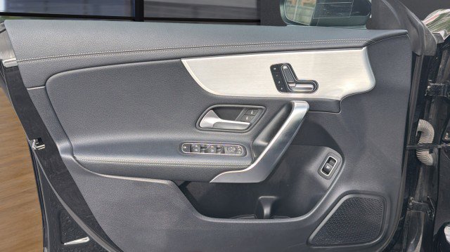 Used 2025 Mercedes-Benz CLA 250 image 23