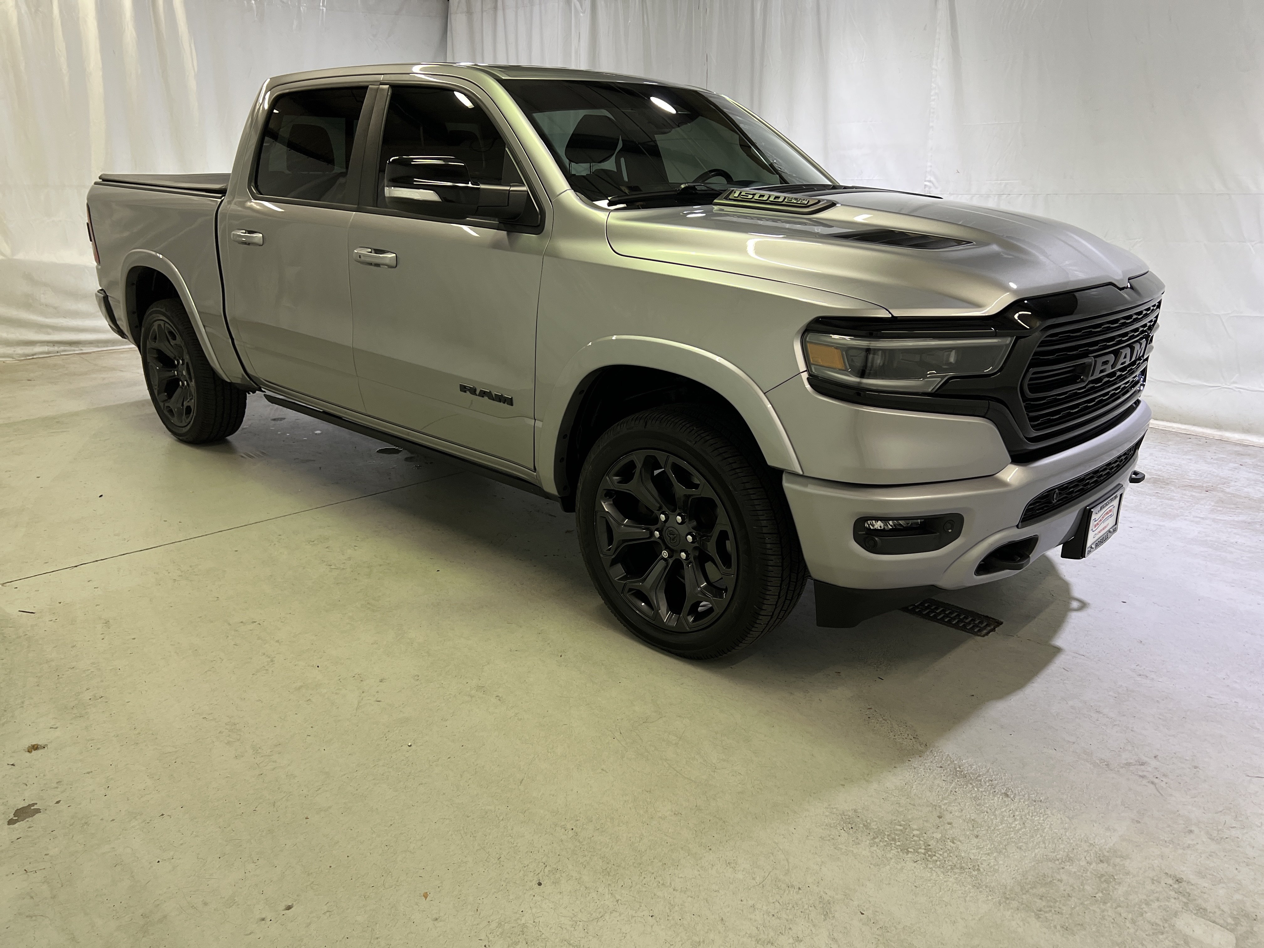 Used 2022 RAM 1500 Limited w/ Night Edition AWD/4WD image 3
