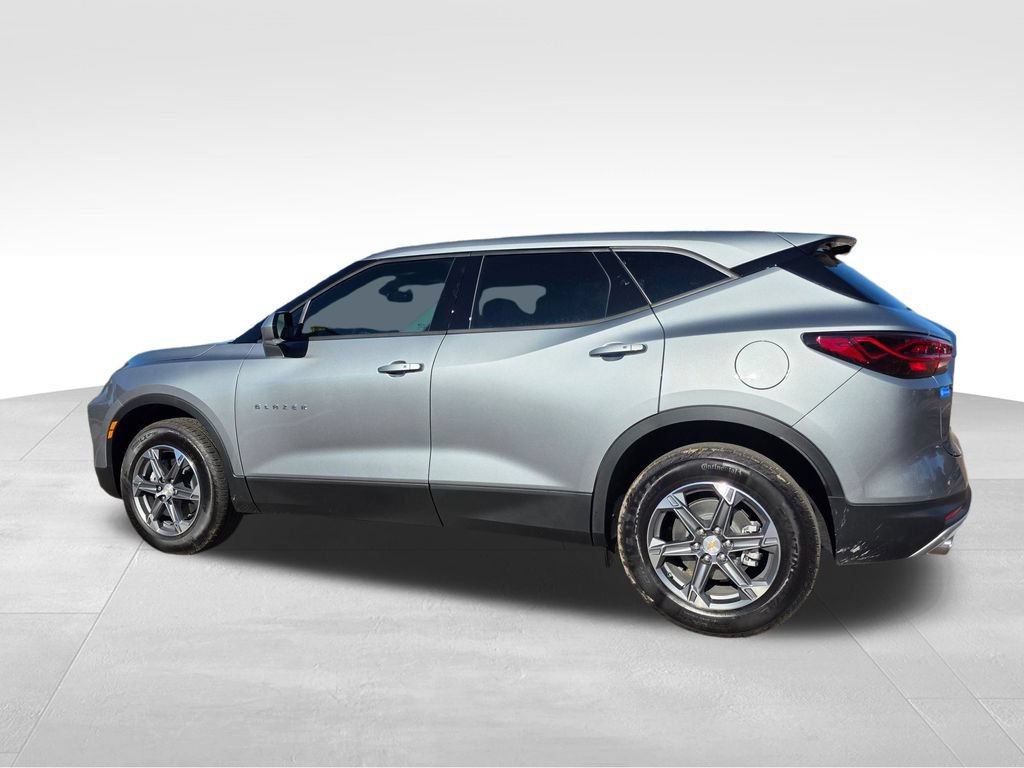 New 2025 Chevrolet Blazer LT w/ LPO, Floor Liner Package FWD image 4