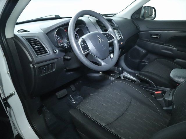 Used 2025 Mitsubishi Outlander Sport AWD image 17