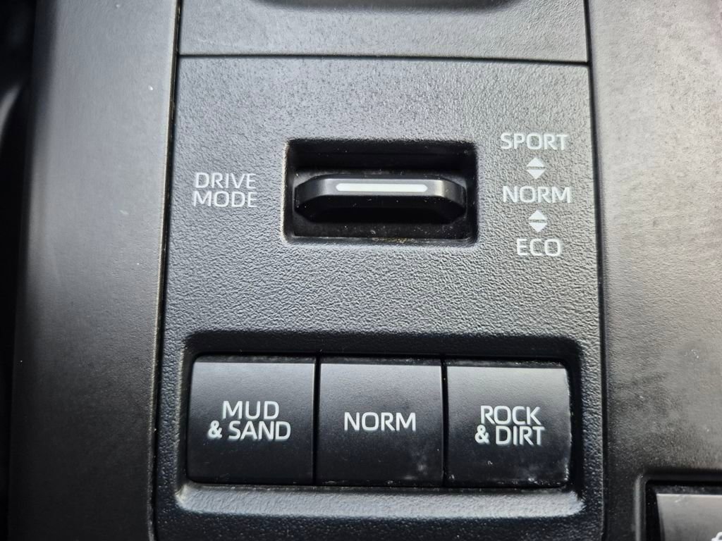 Used 2020 Toyota Highlander XLE image 18