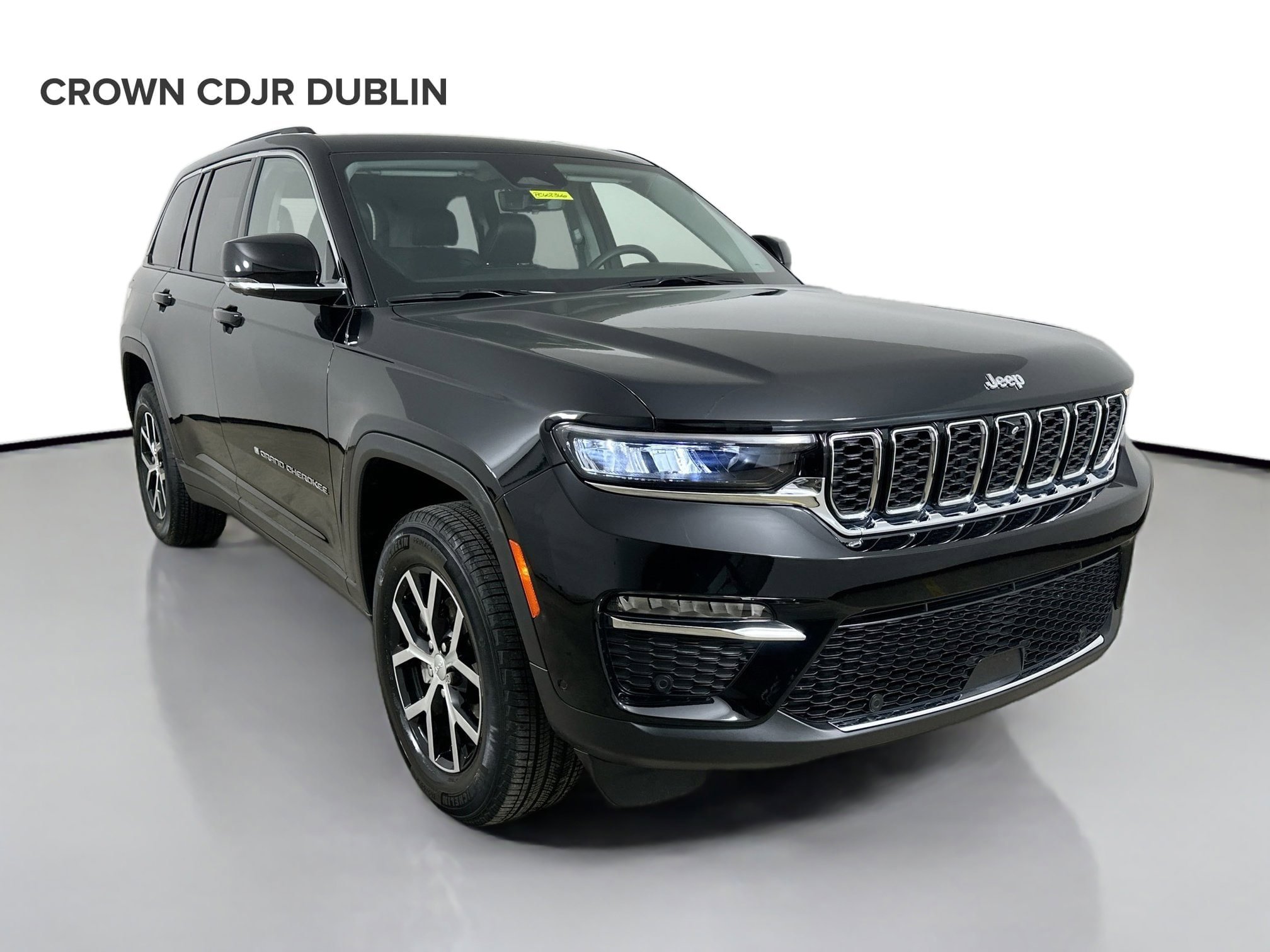 Used 2023 Jeep Grand Cherokee Limited w/ Luxury Tech Group II AWD/4WD image 3