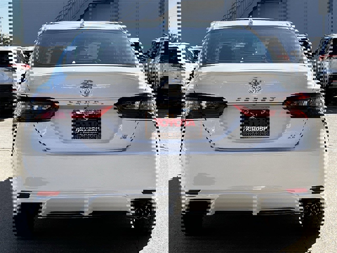 Used 2023 Toyota Camry SE image 5