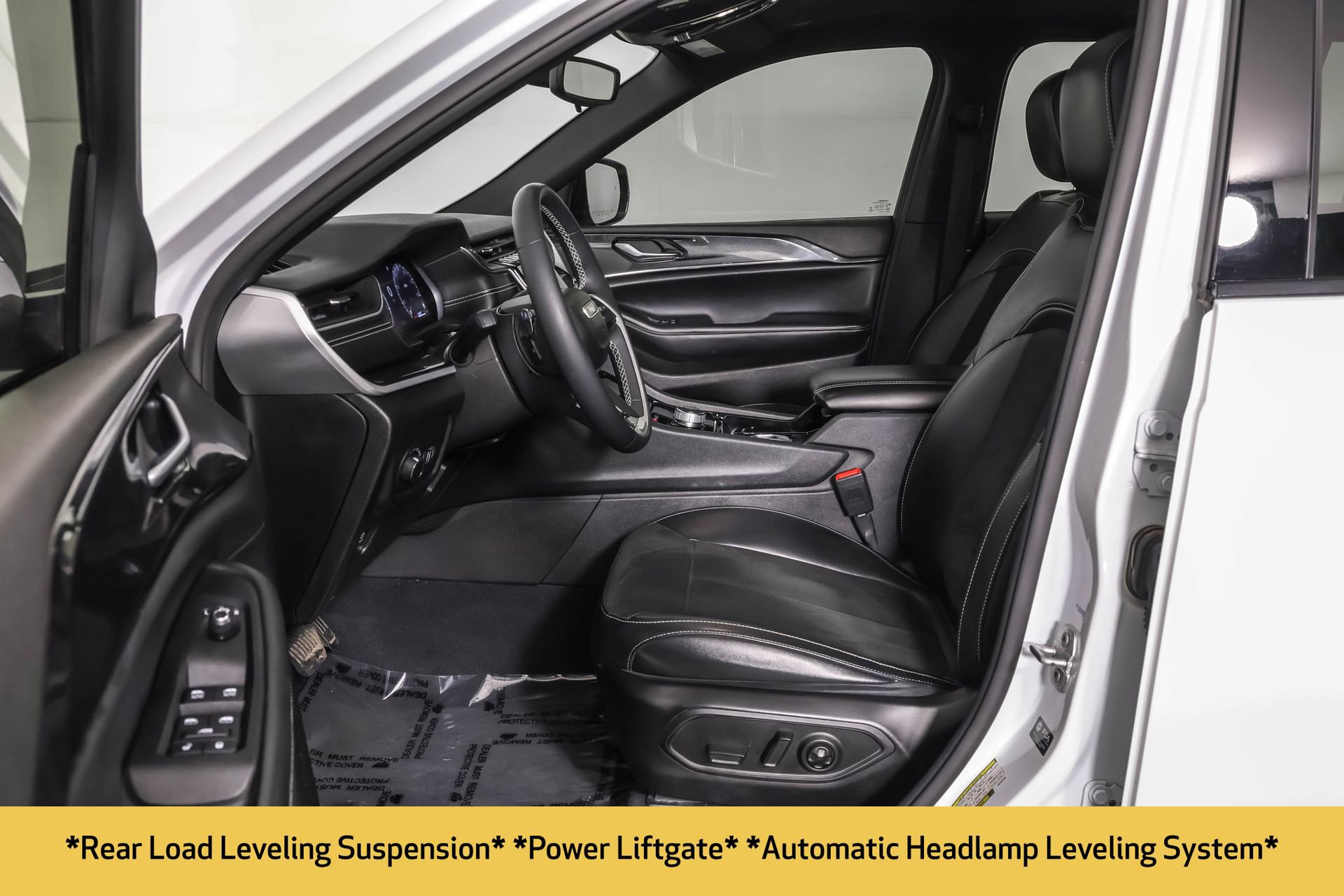 Used 2023 Jeep Grand Cherokee L Laredo image 7