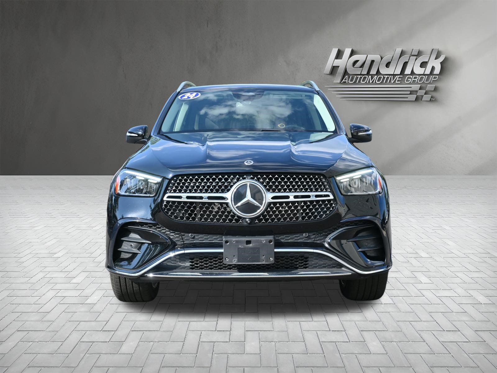 Used 2024 Mercedes-Benz GLE 350 4MATIC w/ AMG Line Exterior image 3