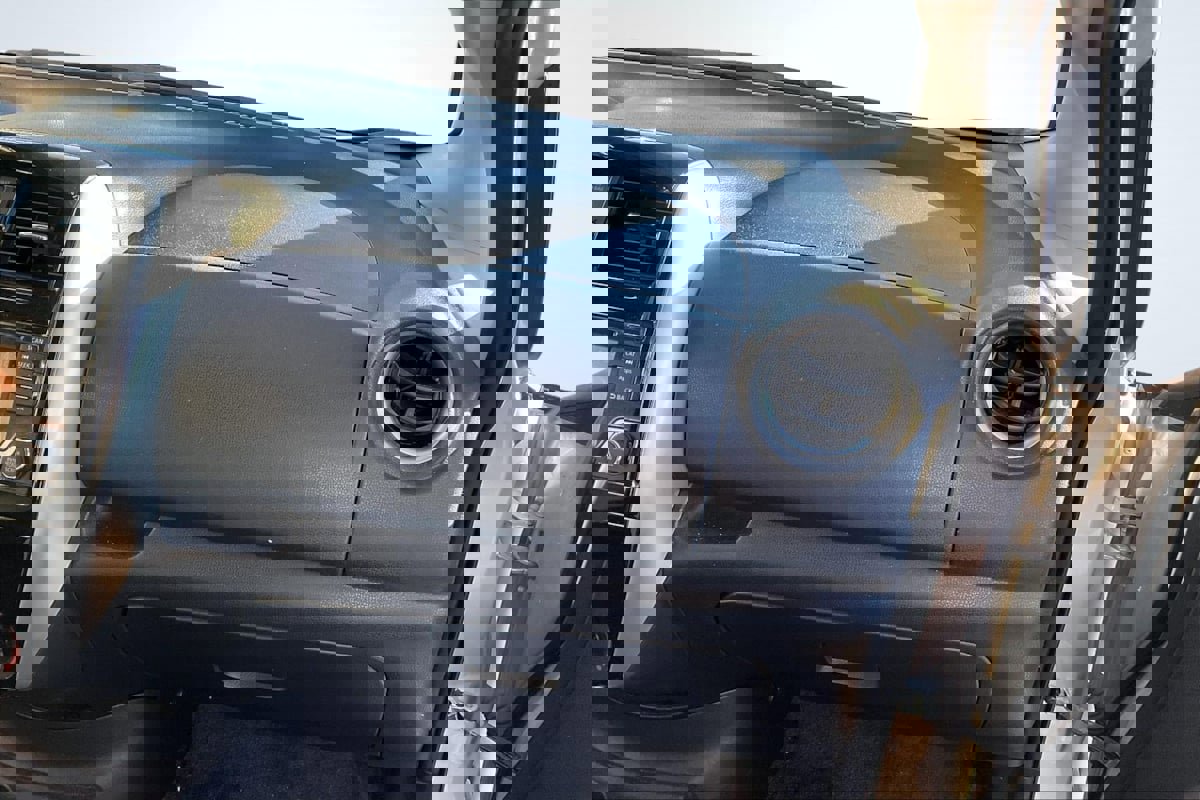 Used 2015 Nissan Versa Note SV w/ SV Convenience Package image 17