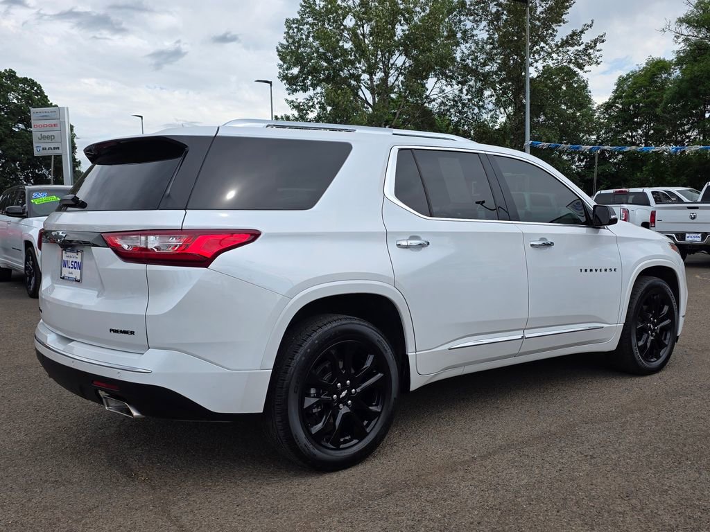 Used 2019 Chevrolet Traverse Premier w/ LPO, Blackout Package AWD/4WD image 32