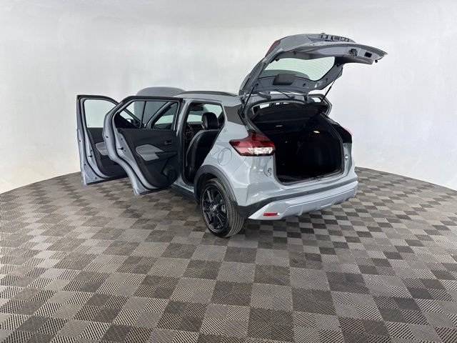 Used 2021 Nissan Kicks SR FWD image 20
