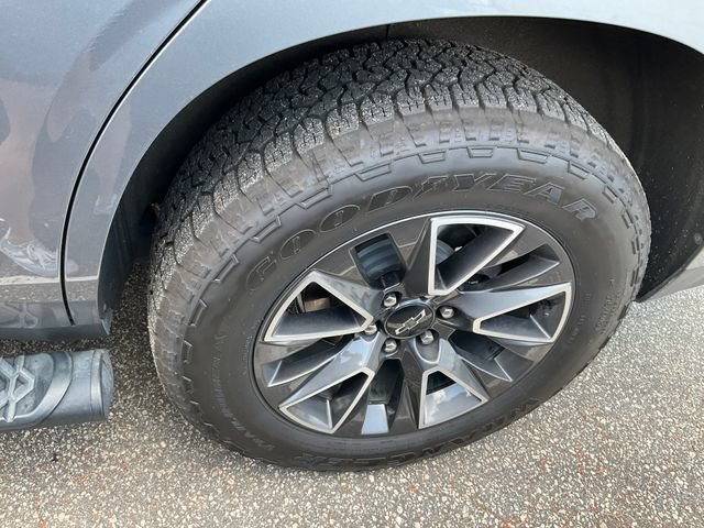 Used 2022 Chevrolet Tahoe Z71 w/ Z71 Off-Road Package AWD/4WD image 10