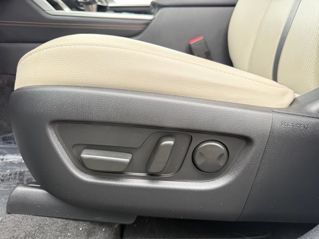 Used 2024 MAZDA CX-90 Plug-In Hybrid w/ Preferred AWD/4WD image 10