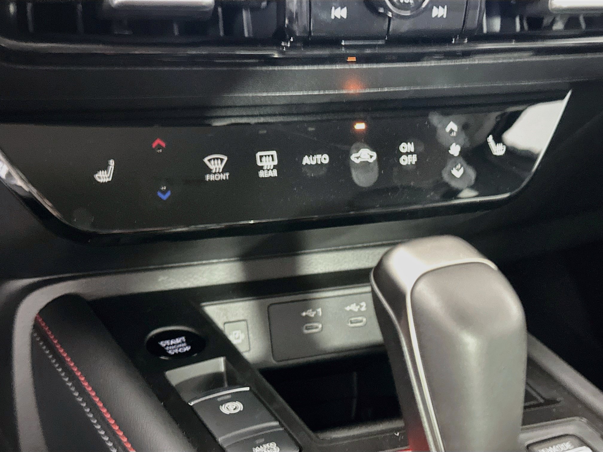 Used 2026 Nissan Kicks SR w/ Cold Weather Package FWD image 23