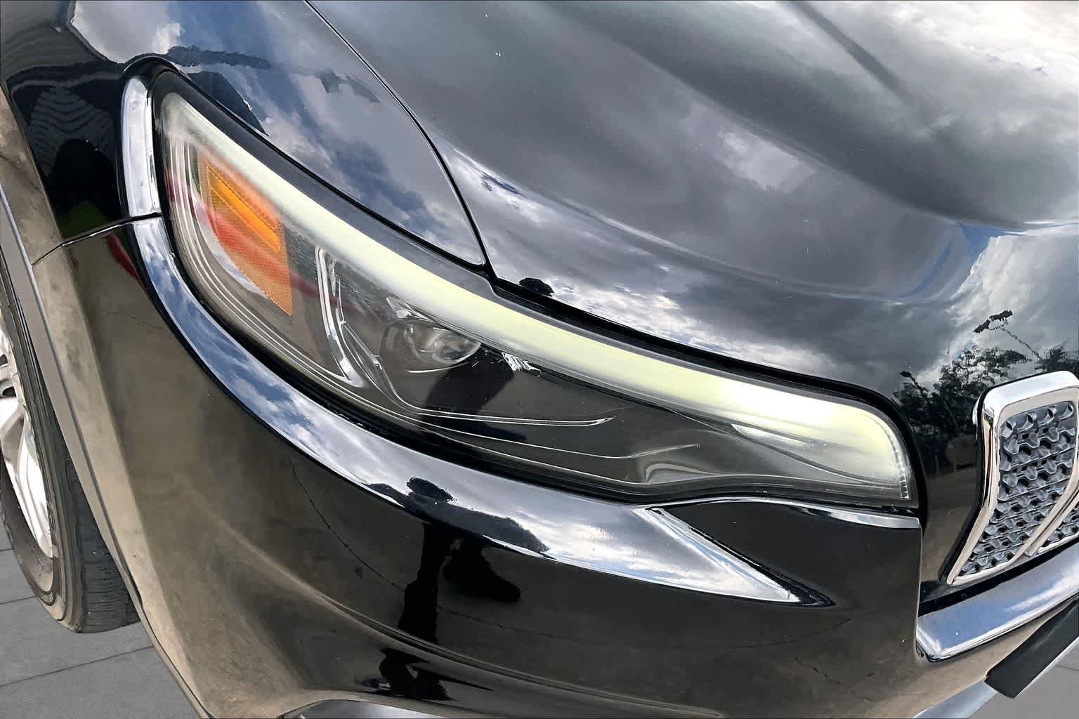 Used 2019 Jeep Cherokee Latitude Plus FWD image 27