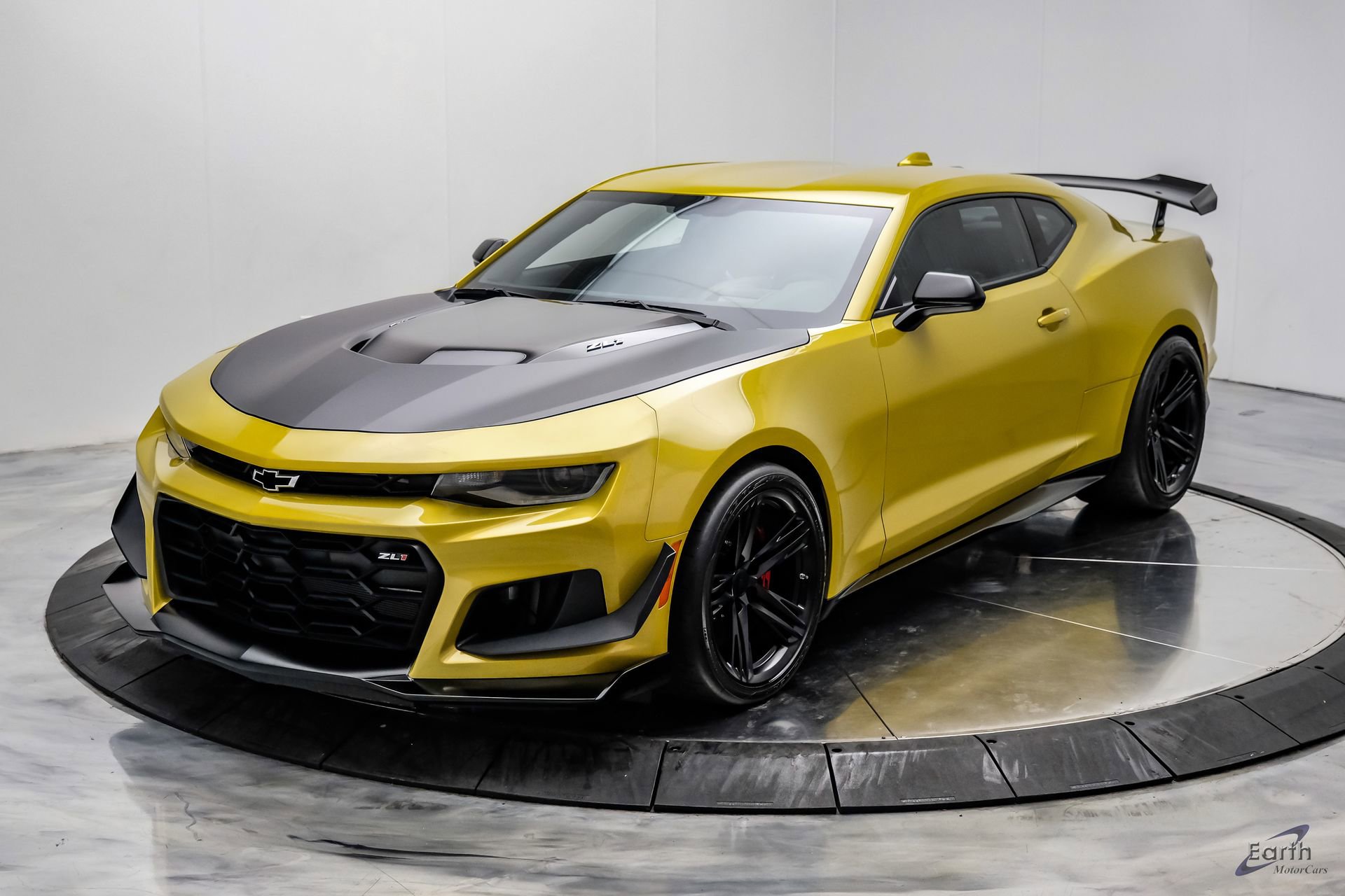 Used 2024 Chevrolet Camaro ZL1 RWD image 6