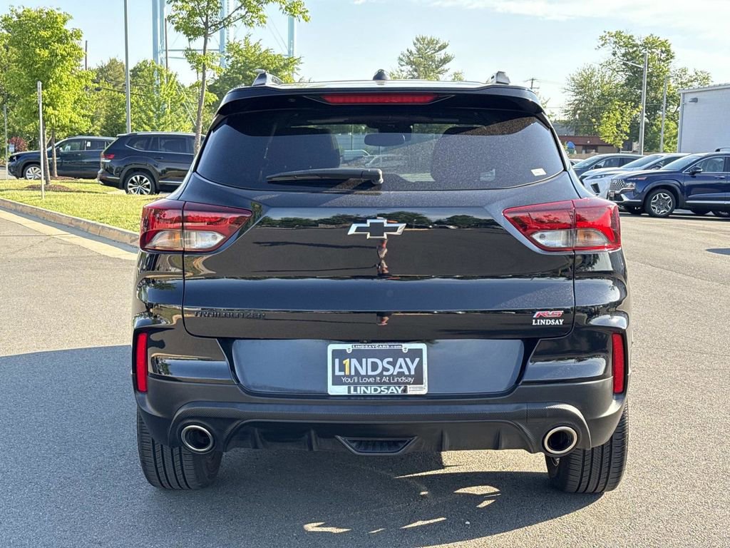 Used 2023 Chevrolet TrailBlazer RS w/ Sun and Liftgate Package FWD image 4