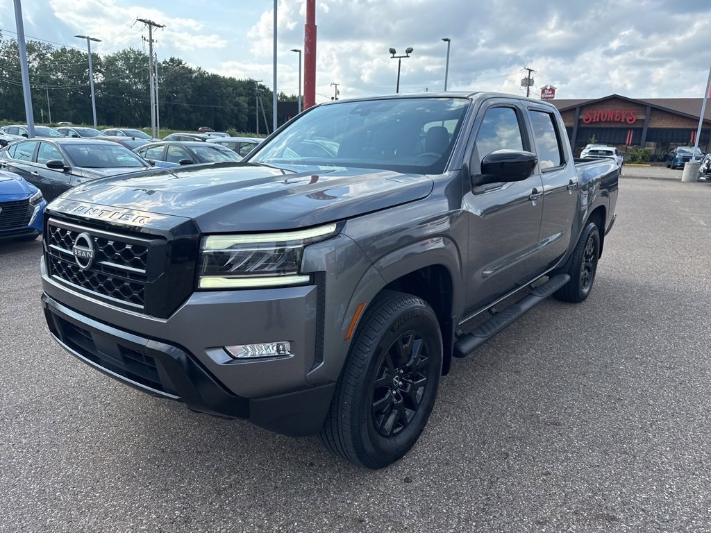 Used 2023 Nissan Frontier SV w/ Midnight Edition Package image 5
