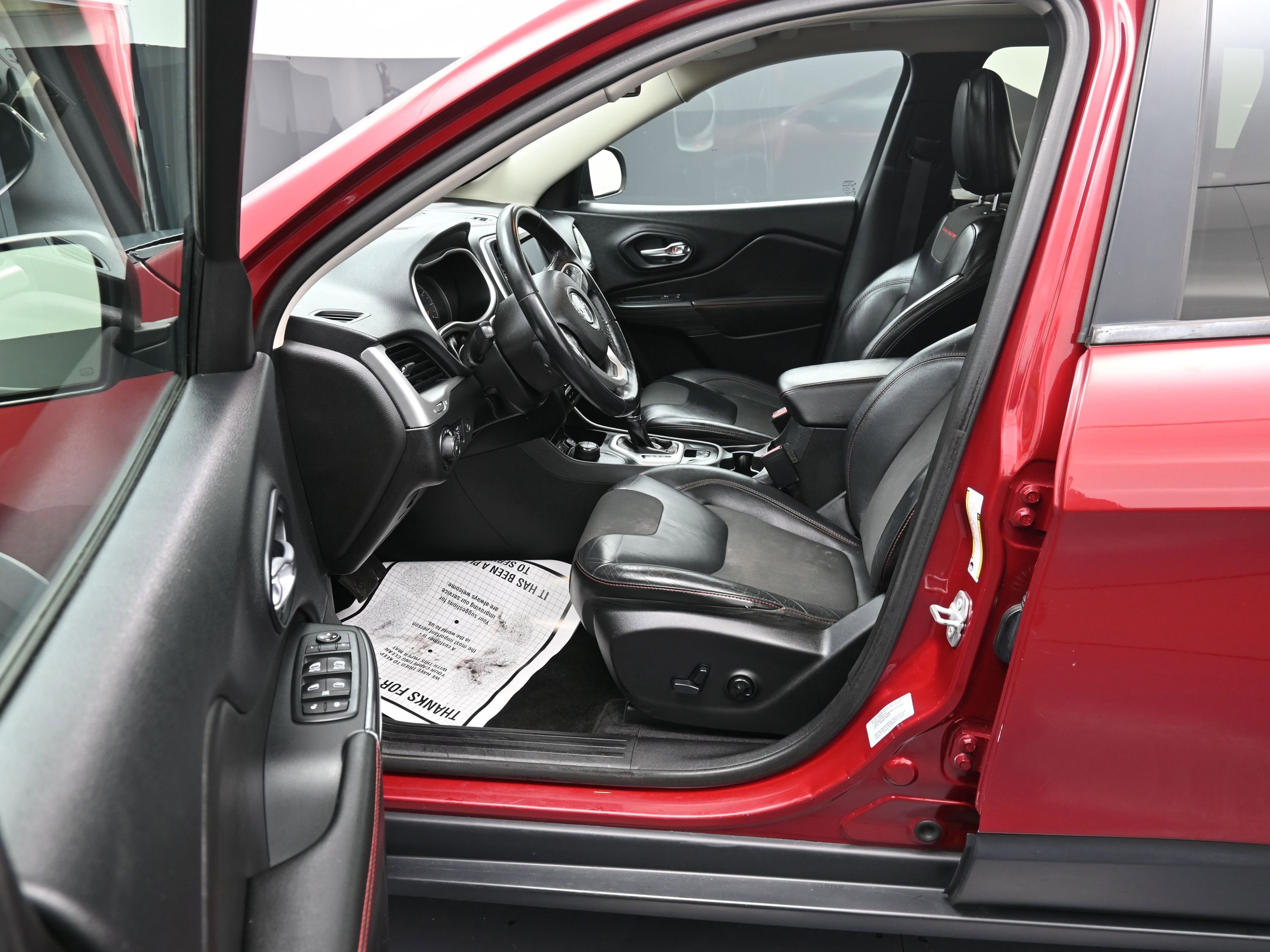 Used 2015 Jeep Cherokee Trailhawk w/ Comfort/Convenience Group image 21