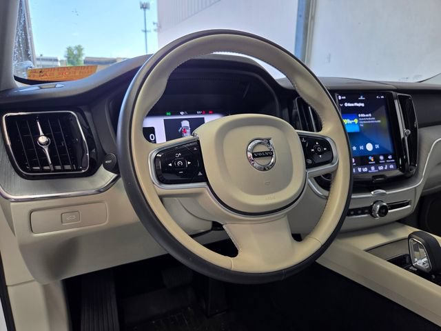 Used 2025 Volvo XC60 B5 Plus w/ Climate Package AWD/4WD image 9