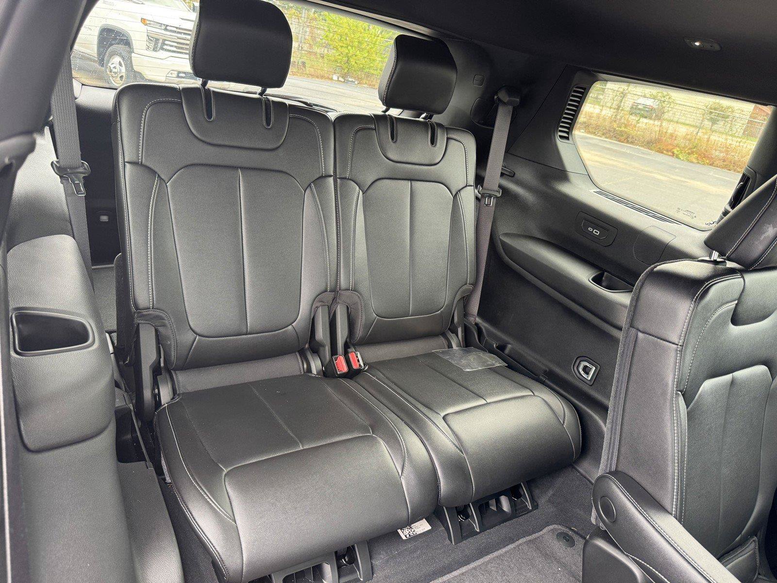 Used 2024 Jeep Grand Cherokee L Limited AWD/4WD image 36