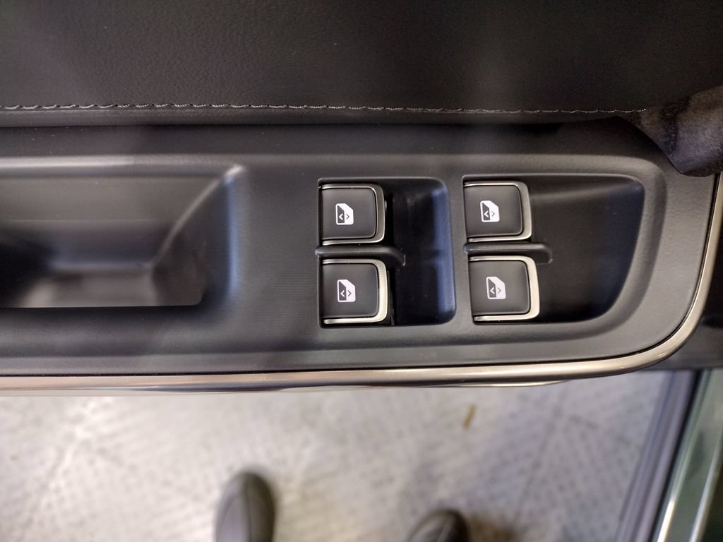 Used 2022 Rivian R1T Adventure AWD/4WD image 18