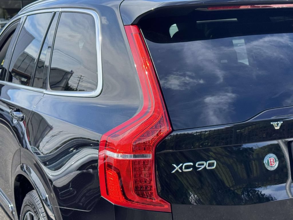Certified 2025 Volvo XC90 B5 Core w/ Protection Package Premier AWD/4WD image 8