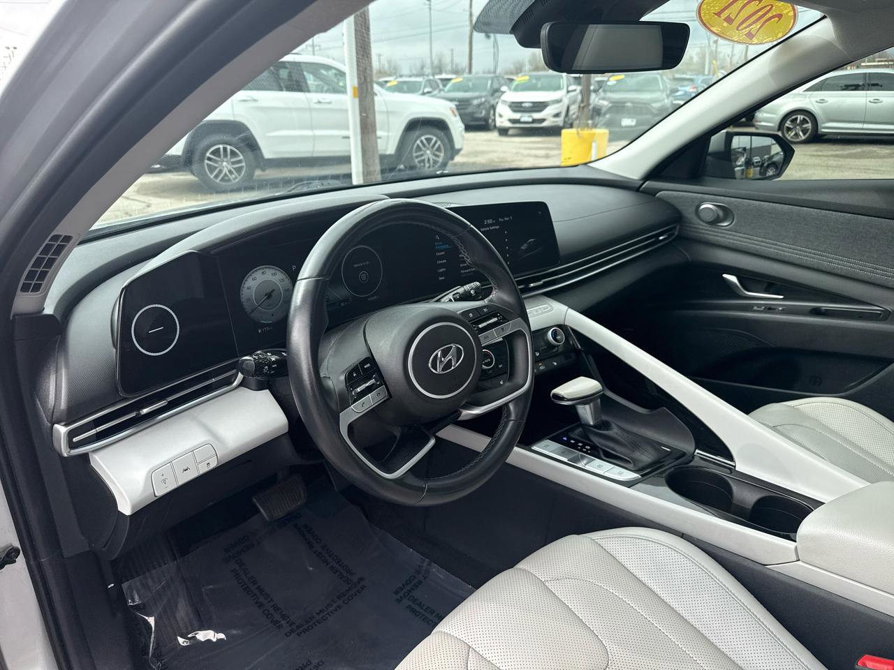 Used 2021 Hyundai Elantra Limited image 8