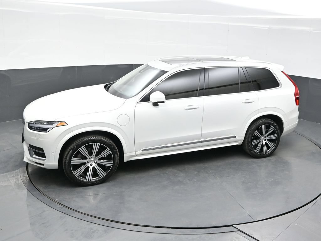 Used 2024 Volvo XC90 T8 Plus w/ Protection Package Premier AWD/4WD image 32