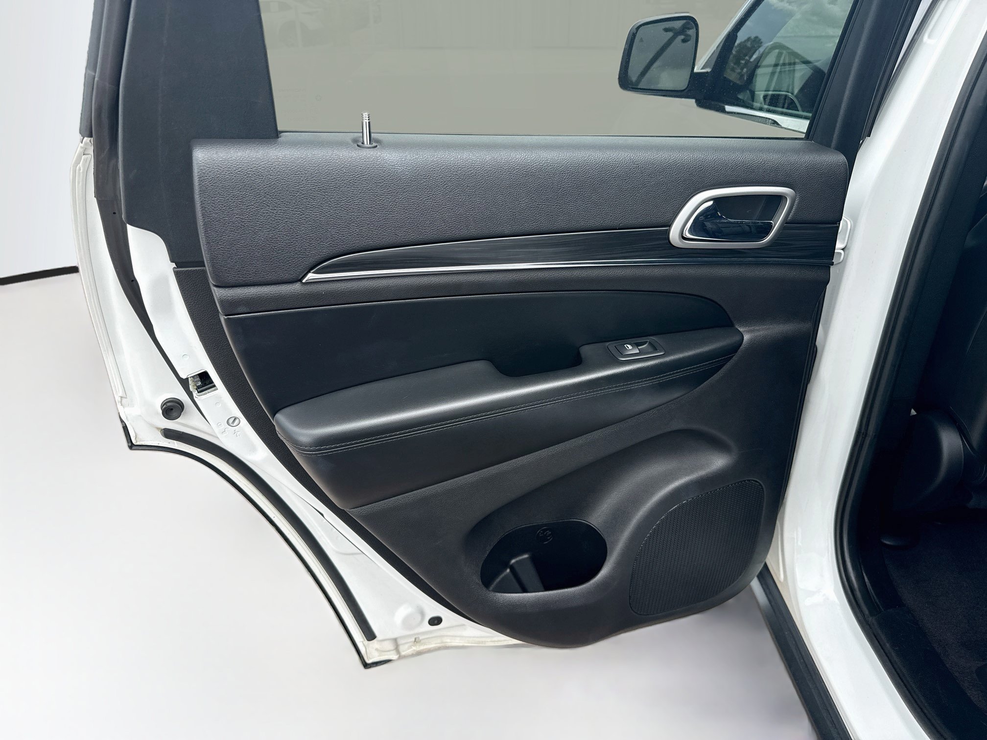 Used 2019 Jeep Grand Cherokee Limited AWD/4WD image 27