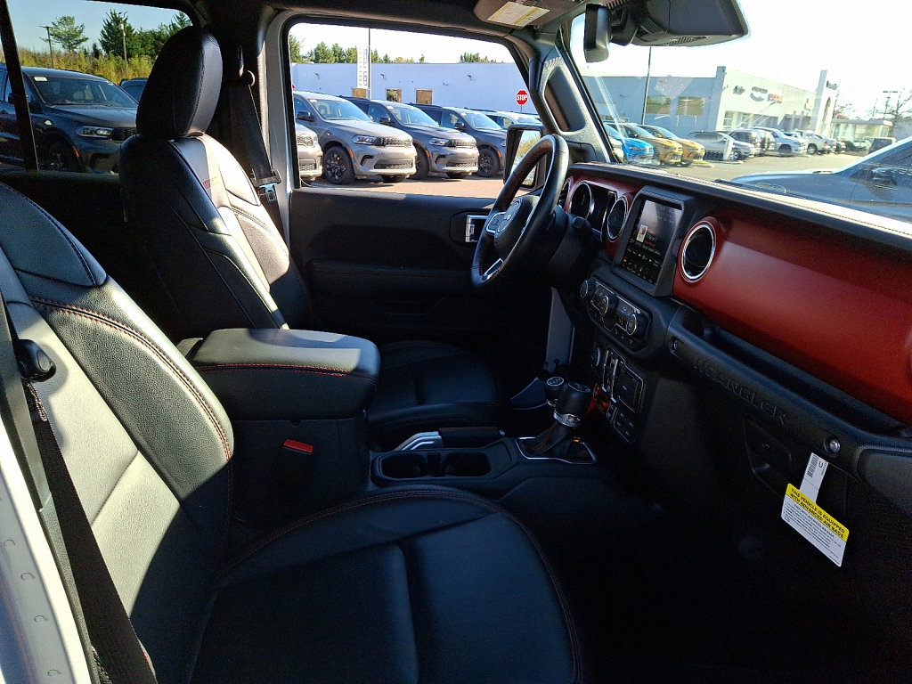 Used 2022 Jeep Wrangler Unlimited Rubicon w/ Steel Bumper Group image 12