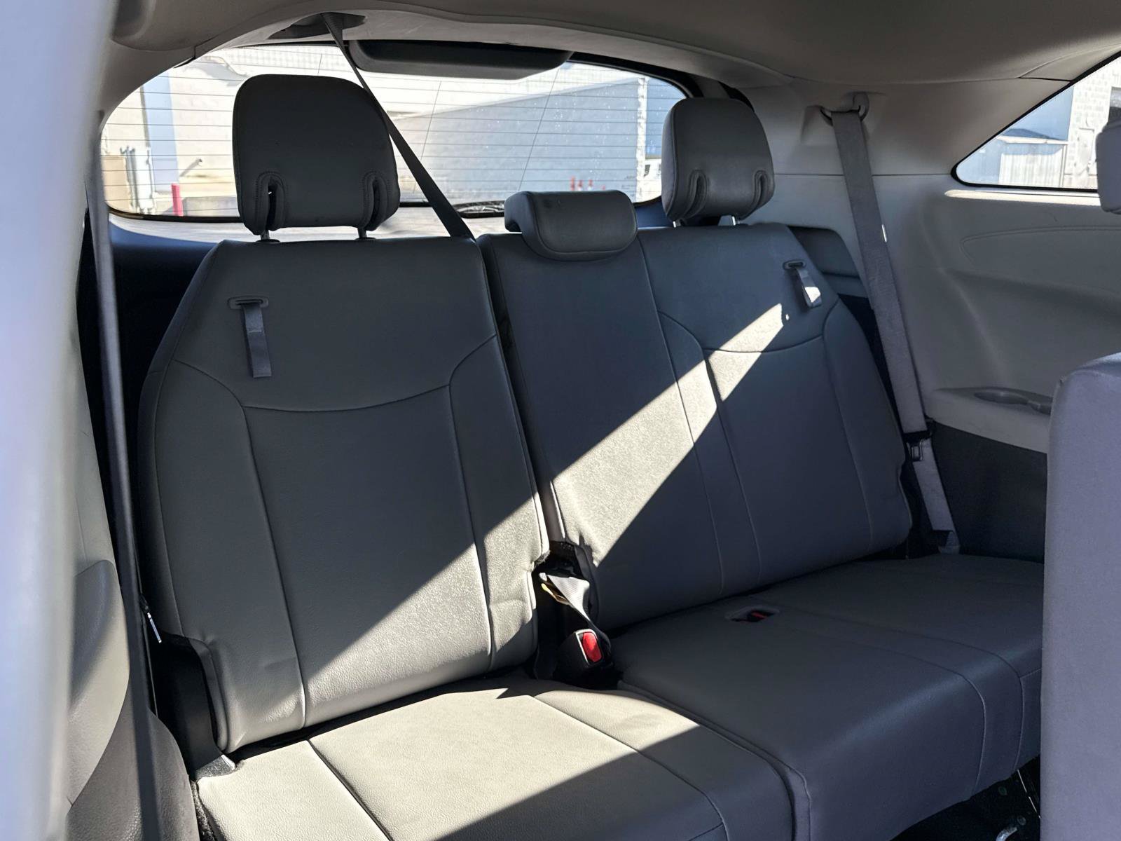 Used 2023 Toyota Sienna XLE FWD image 17