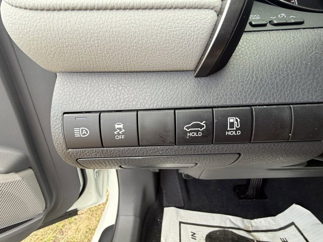 Used 2024 Toyota Camry SE image 25