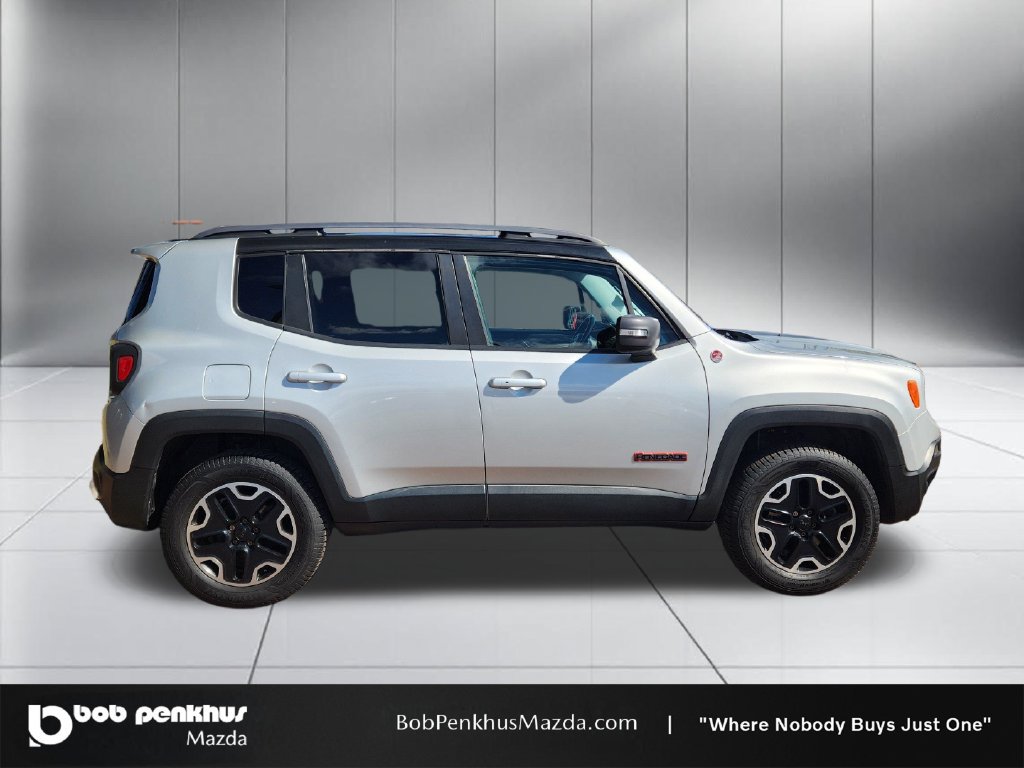 Used 2015 Jeep Renegade Trailhawk w/ Popular Equipment Group AWD/4WD image 24