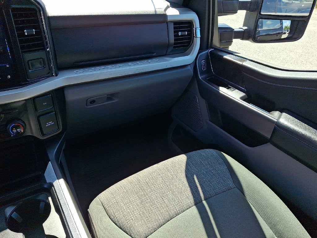 Used 2023 Ford F250 XLT w/ XLT Premium Package AWD/4WD image 17