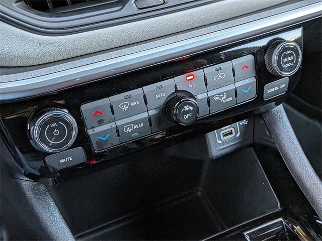 Used 2024 Jeep Compass Limited image 21