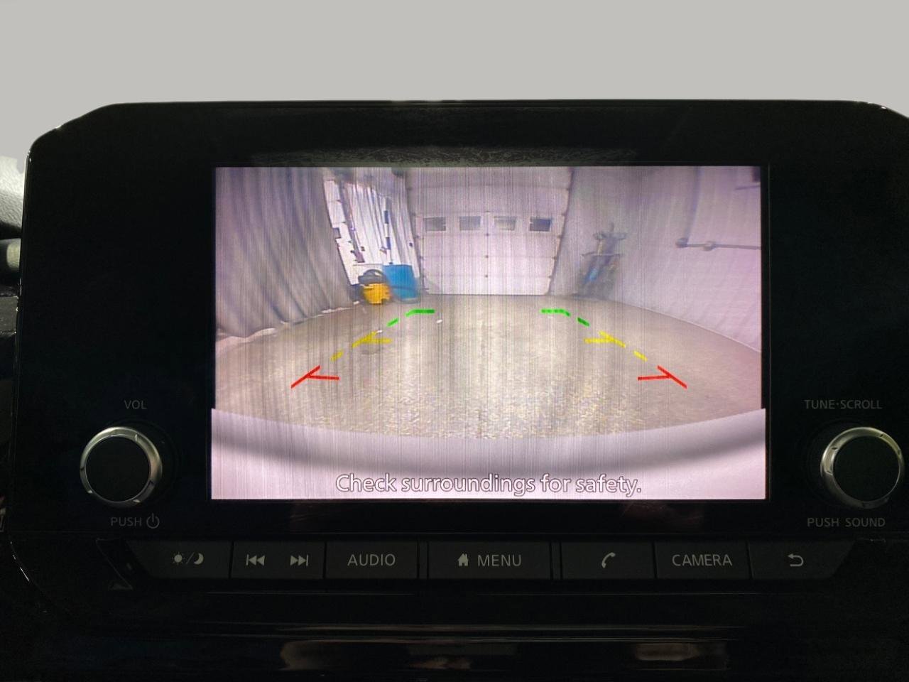 Used 2022 Nissan Pathfinder SV w/ SV Premium Package image 12