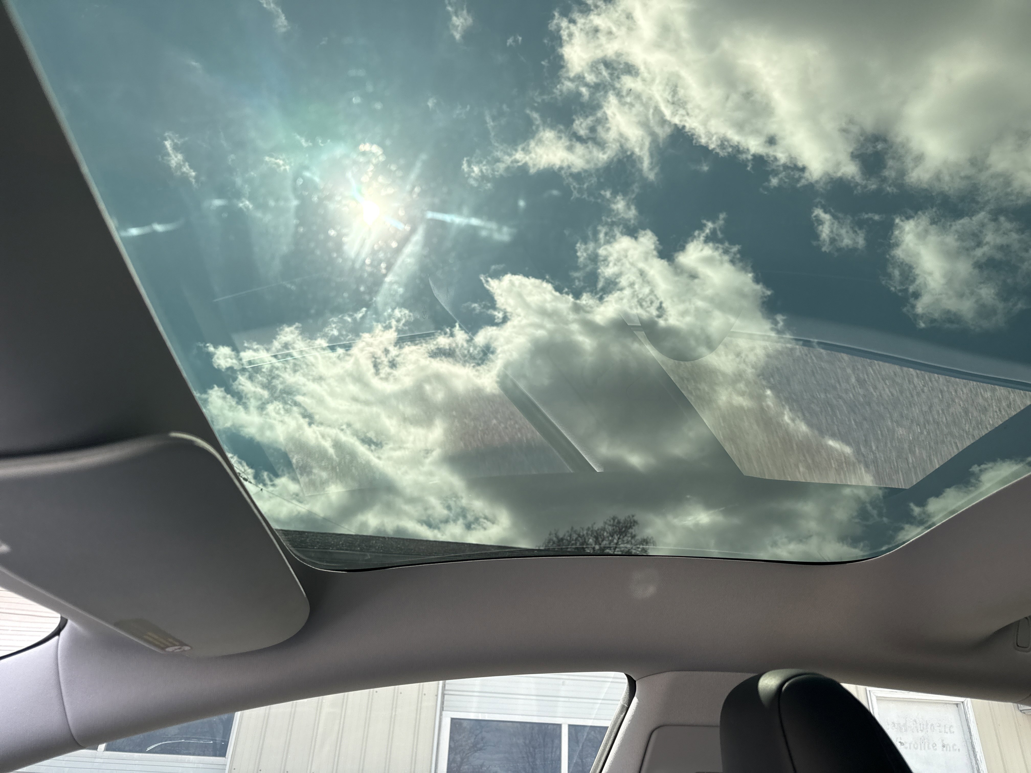 Used 2024 Tesla Model 3 Standard Range image 2