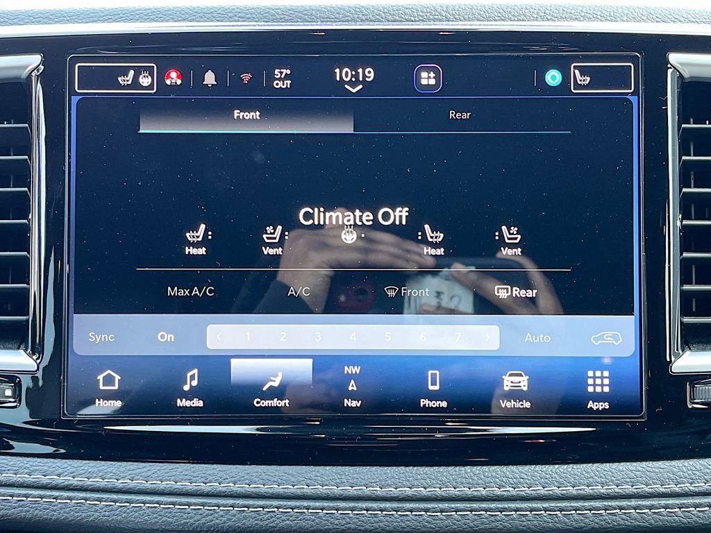 Used 2023 Chrysler Pacifica Limited w/ S Appearance Package AWD/4WD image 26