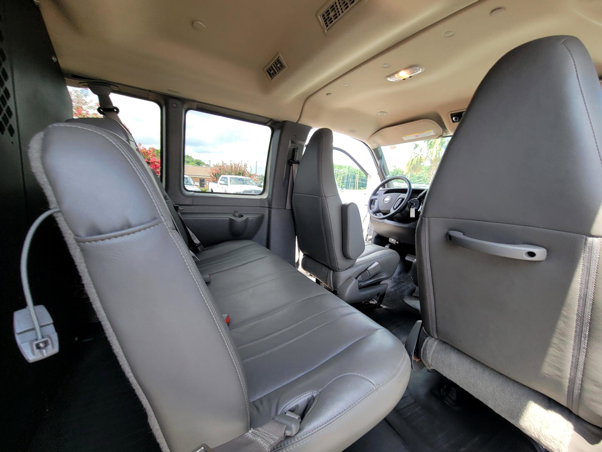 Used 2023 Chevrolet Express 3500 LS image 33