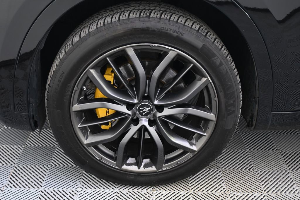 Used 2021 Maserati Levante GranSport image 21