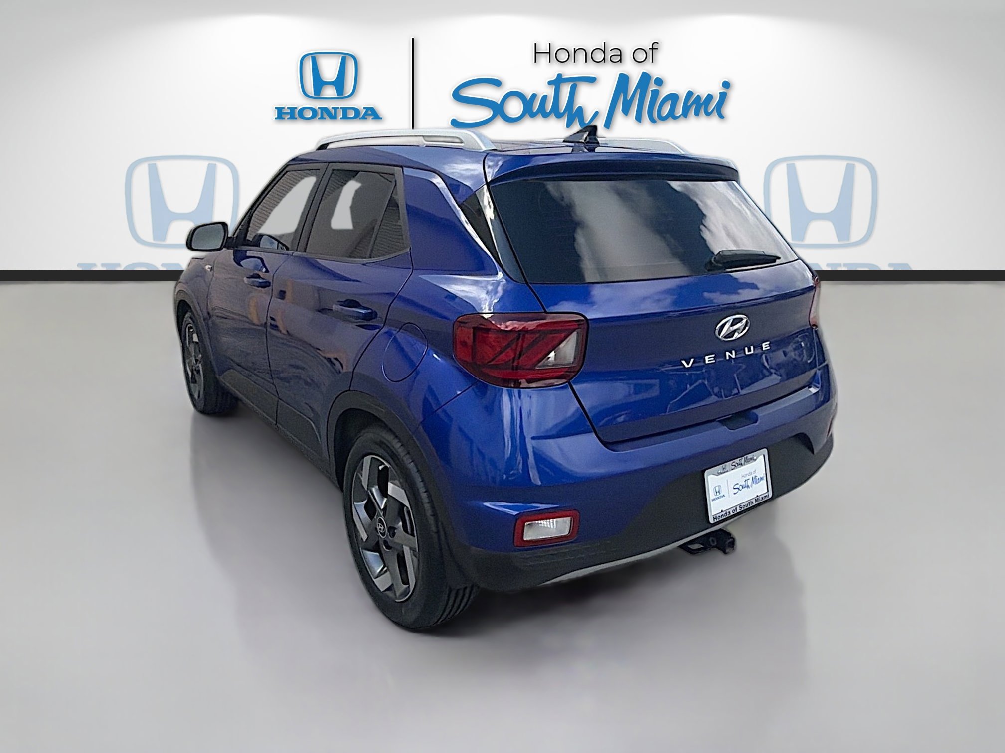Used 2022 Hyundai Venue Limited FWD image 5